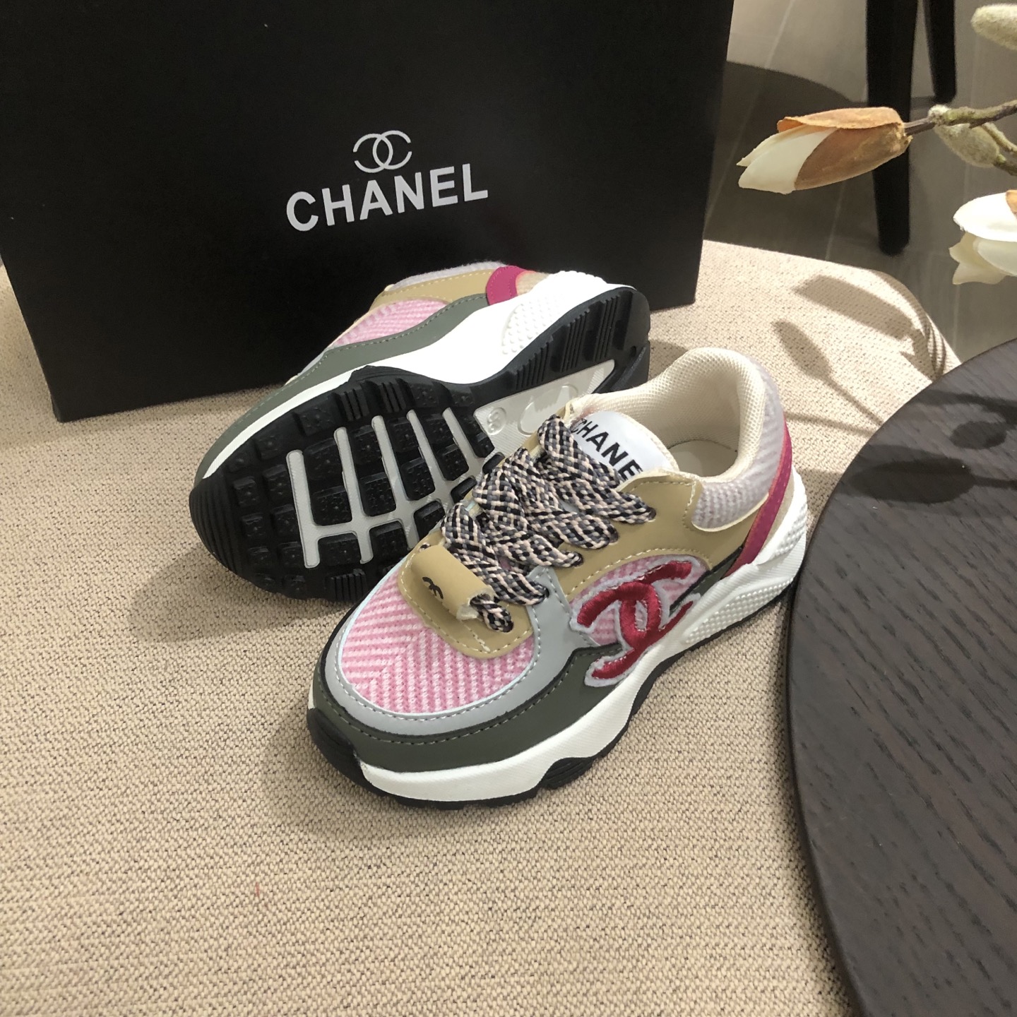 Children's shoes child